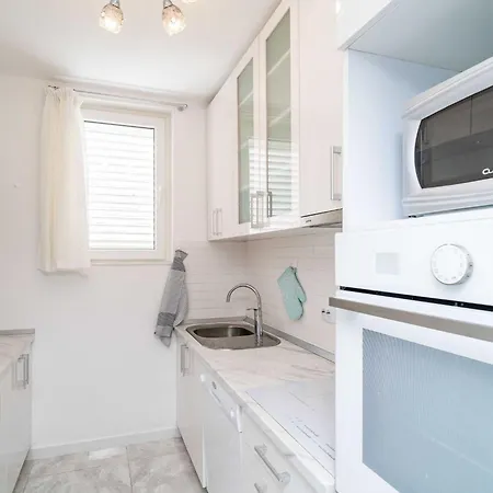 Klaudia - Two Bedroom With Balcony Apartament