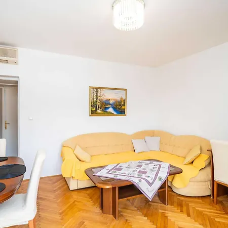 Klaudia - Two Bedroom With Balcony *