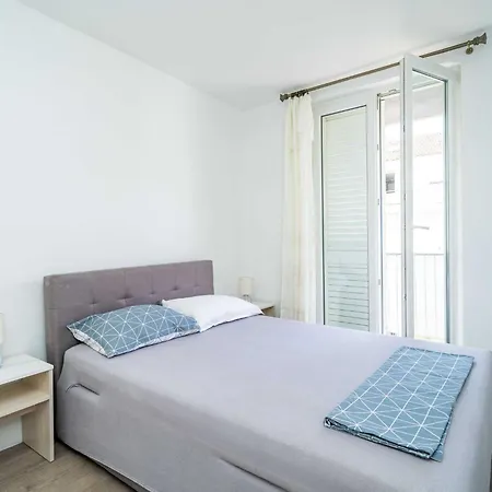 Klaudia - Two Bedroom With Balcony Apartment *