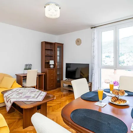 Klaudia - Two Bedroom With Balcony