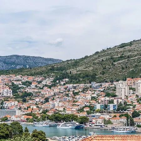 Klaudia - Two Bedroom With Balcony *