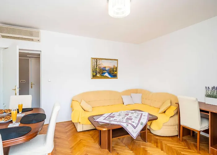 Klaudia - Two Bedroom With Balcony *