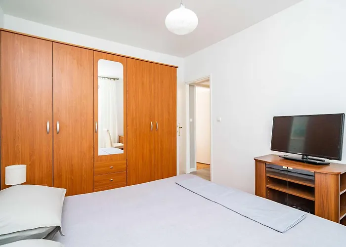 Klaudia - Two Bedroom With Balcony *