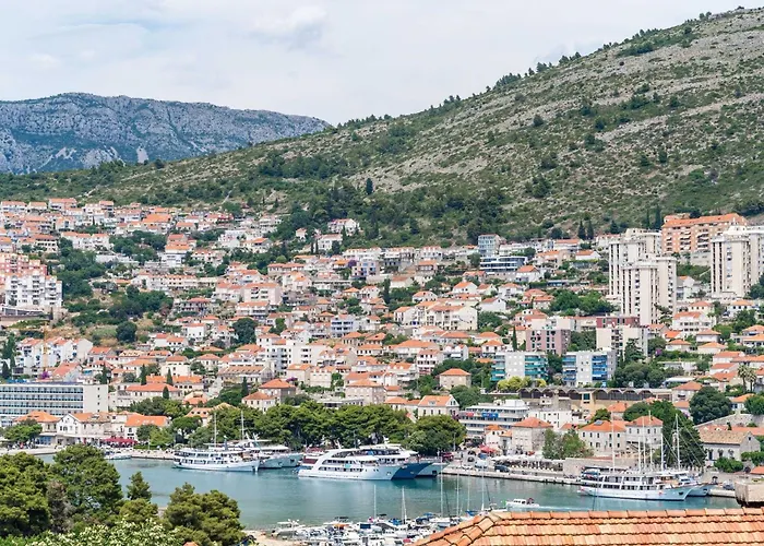 Klaudia - Two Bedroom With Balcony Διαμέρισμα *