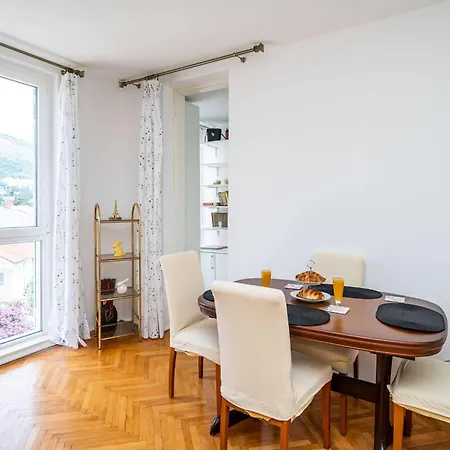 Klaudia - Two Bedroom With Balcony דירה *