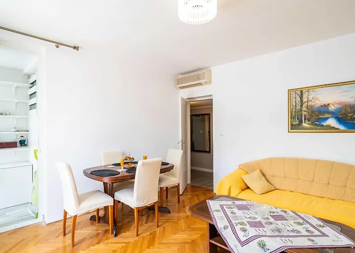 Klaudia - Two Bedroom With Balcony Дубровник