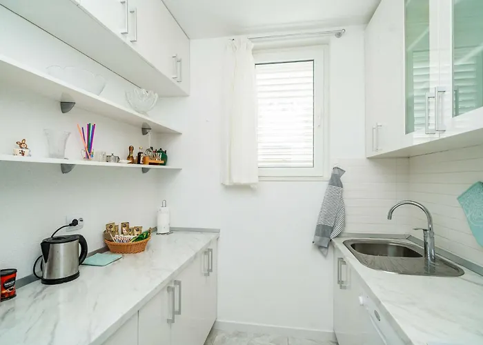 Klaudia - Two Bedroom With Balcony Апартаменты