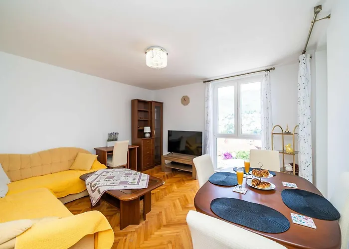 Klaudia - Two Bedroom With Balcony Дубровник